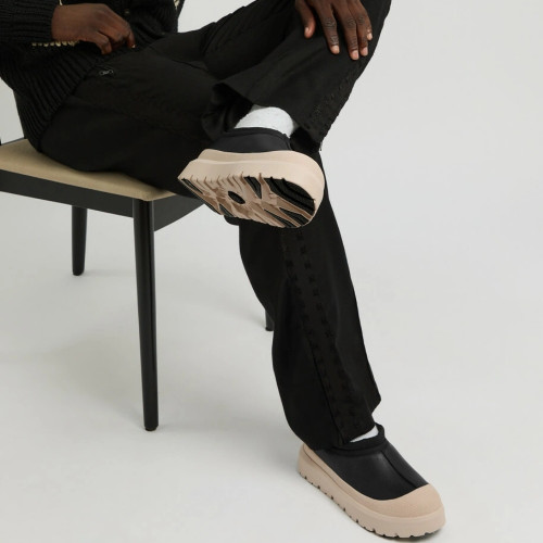 UGG MAN TASMAN WEATHER HYBRID LEATHER BLACK