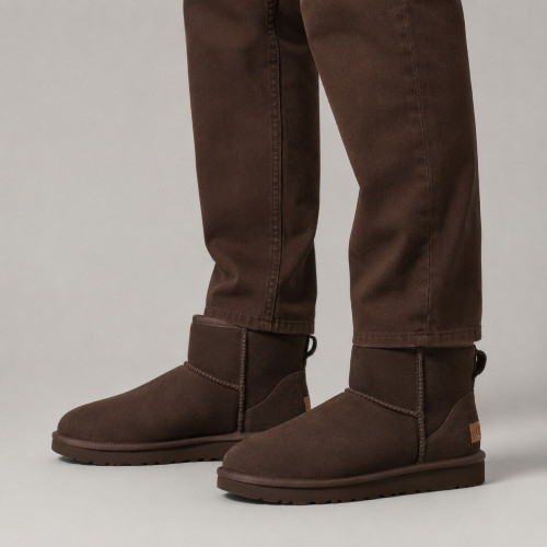 UGG MEN'S CLASSIC MINI CHOCOLATE