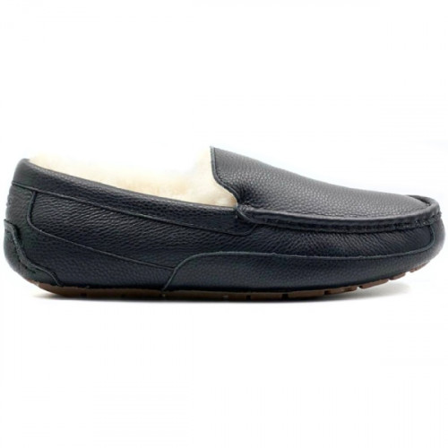 UGG MEN'S MOCCASINS ASCOT STAR METALLIC BLACK